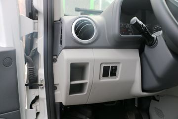 星锐EV6(原帅铃i6)&nbsp;电动封闭厢货驾驶室图片