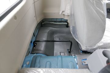 �������ó� ����п� 160���� 4X2 6.75����ʽ�ػ���ͼƬ