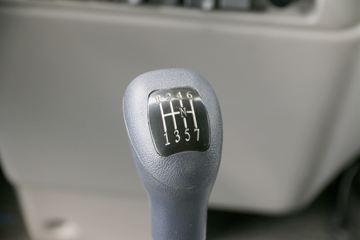 �������ó� ����п� 160���� 4X2 6.75����ʽ�ػ���ͼƬ