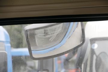 �������ó� ����п� 160���� 4X2 6.75����ʽ�ػ���ͼƬ