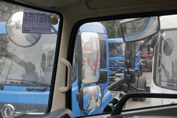 �������ó� ����п� 160���� 4X2 6.75����ʽ�ػ���ͼƬ