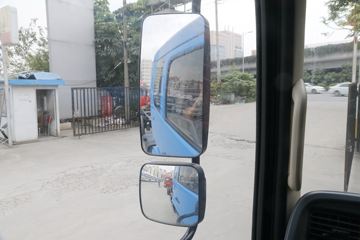 �������ó� ����п� 160���� 4X2 6.75����ʽ�ػ���ͼƬ