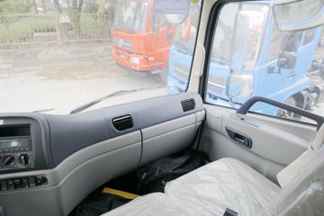 �������ó� ����п� 160���� 4X2 6.75����ʽ�ػ���ͼƬ