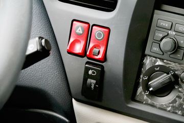 �������ó� ����п� 160���� 4X2 6.75����ʽ�ػ���ͼƬ