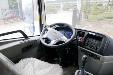 �������ó� ����п� 160���� 4X2 6.75����ʽ�ػ���ͼƬ