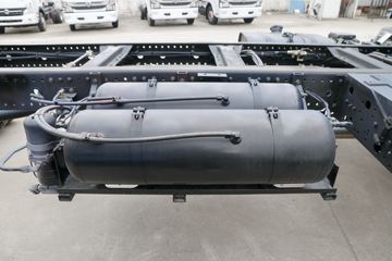 �������ó� ����п� 160���� 4X2 6.75����ʽ�ػ���ͼƬ