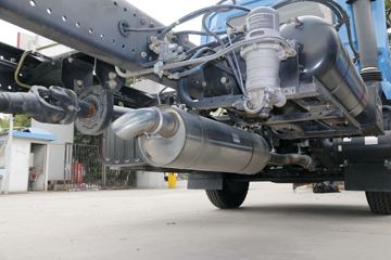 �������ó� ����п� 160���� 4X2 6.75����ʽ�ػ���ͼƬ