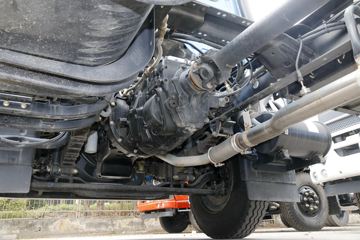 �������ó� ����п� 160���� 4X2 6.75����ʽ�ػ���ͼƬ