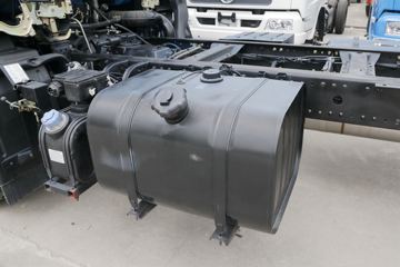 �������ó� ����п� 160���� 4X2 6.75����ʽ�ػ���ͼƬ