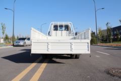 唐骏欧铃 赛菱A7 1.5L 108马力 汽油 3.48米排半栏板微卡(ZB1030BPC5V)