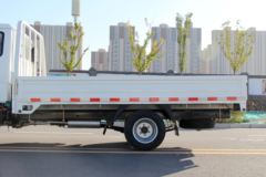 唐骏欧铃 赛菱A7 1.5L 108马力 汽油 3.48米排半栏板微卡(ZB1030BPC5V)