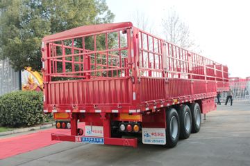 中集华骏 13米三桥小鹅颈仓栅式半挂车