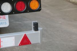 45英尺系列&nbsp;集装箱式半挂车外观图片