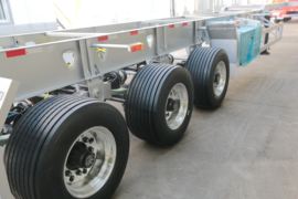 45英尺系列&nbsp;集装箱式半挂车底盘图片