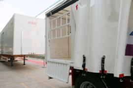 13米系列&nbsp;仓栅式半挂车外观图片