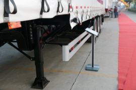 13.75米系列&nbsp;厢式半挂车外观图片