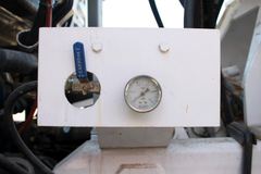 陕汽重卡 德龙F2000 336马力 6X4 混凝土搅拌车(SX5255GJBDR384)