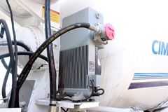 陕汽重卡 德龙F2000 336马力 6X4 混凝土搅拌车(SX5255GJBDR384)