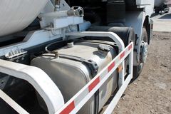 陕汽重卡 德龙F2000 336马力 6X4 混凝土搅拌车(SX5255GJBDR384)