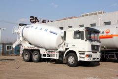 陕汽重卡 德龙F2000 336马力 6X4 混凝土搅拌车(SX5255GJBDR384)