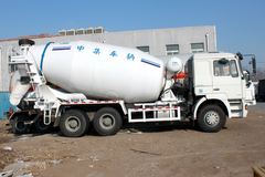 陕汽重卡 德龙F2000 336马力 6X4 混凝土搅拌车(SX5255GJBDR384)