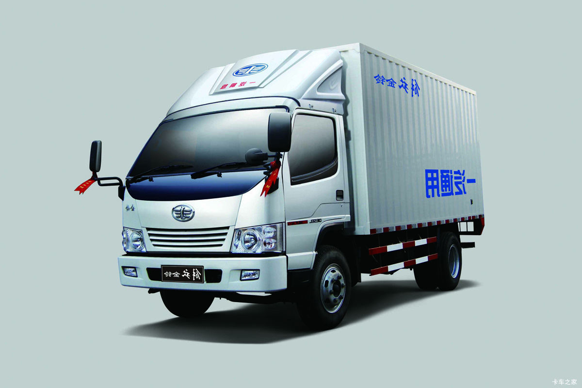 一汽通用 金铃 130马力 4X2 6.6米单排厢式载货车