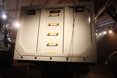 沃尔沃 FMX重卡 420马力 8X4 8.6米自卸车