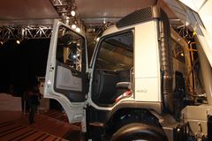 沃尔沃 FMX重卡 420马力 8X4 8.6米自卸车