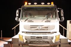 沃尔沃 FMX重卡 420马力 8X4 8.6米自卸车