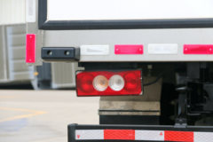 福田 欧马可S3系 143马力 4米单排医疗废物转运车(顺肇牌)(SZP5040XYYBJ9)