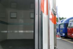 庆铃 五十铃100P 98马力 4X2 4.23米易燃气体厢式运输车(顺肇)(SZP5040XRQQL3)