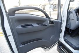 SE7&nbsp;电动冷藏车驾驶室图片