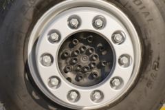 奔驰 乌尼莫克U423 百变金刚 231马力 4X4路轨两用车