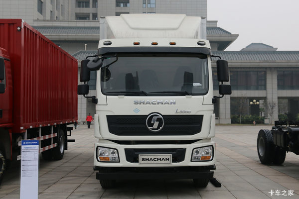 陕汽重卡 德龙L3000 轻量化版 200马力 4X2 7.75米翼开启厢式载货车(SX5180XYKLA5712)