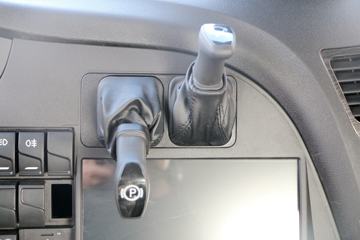 һ����� ��J6P�ؿ� ��ҫ�� 550���� 6X4ǣ����(CA4250P66K25T1A1E5)ͼƬ