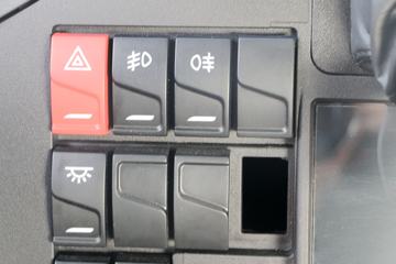 һ����� ��J6P�ؿ� ��ҫ�� 550���� 6X4ǣ����(CA4250P66K25T1A1E5)ͼƬ