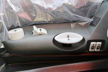 һ����� ��J6P�ؿ� ��ҫ�� 550���� 6X4ǣ����(CA4250P66K25T1A1E5)ͼƬ