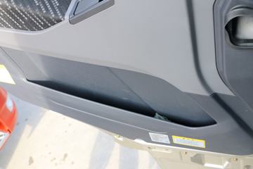 һ����� ��J6P�ؿ� ��ҫ�� 550���� 6X4ǣ����(CA4250P66K25T1A1E5)ͼƬ