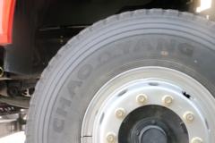 青岛解放 JH6重卡 430马力 8X4 8.2米自卸车