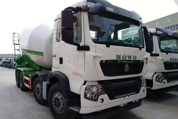 中国重汽 HOWO T5G 350马力 8X4 7.49方混凝土搅拌车(华专一牌)(EHY5310GJBZ)