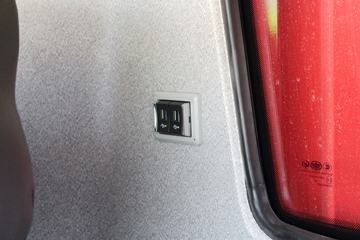 һ����� J6L�п� 2019�� �ʻݰ� 240���� 4X2 6.8����ʽ�ػ���(CA5180XXYP62K1L4E5)ͼƬ