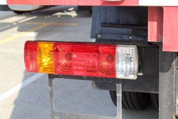 һ����� J6L�п� 2019�� �ʻݰ� 240���� 4X2 6.8����ʽ�ػ���(CA5180XXYP62K1L4E5)ͼƬ