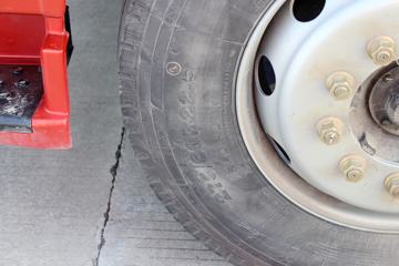 һ����� J6L�п� 2019�� �ʻݰ� 240���� 4X2 6.8����ʽ�ػ���(CA5180XXYP62K1L4E5)ͼƬ