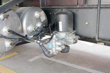 һ����� J6L�п� 2019�� �ʻݰ� 240���� 4X2 6.8����ʽ�ػ���(CA5180XXYP62K1L4E5)ͼƬ