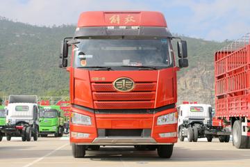 一汽解放 J6P重卡 430马力 6X4 LNG牵引车(457后桥)(CA4250P66K29T1E5M)
