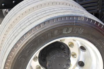 �ൺ��� JH6�ؿ� 2019�� 320���� 8X4 9.5�ײ�դʽ�ػ���(CA5511CCYP25K1L7T4E5A80)ͼƬ