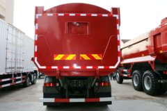 中国重汽 HOWO重卡 440马力 8X4 7.6米自卸车(ZZ3317N3867E1)