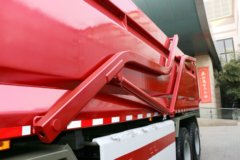 中国重汽 HOWO重卡 440马力 8X4 7.6米自卸车(ZZ3317N3867E1)