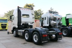 中国重汽 HOWO T7H重卡 440马力 6X4危险品牵引车(ZZ4257V324HE1W)