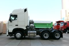 中国重汽 HOWO T7H重卡 440马力 6X4危险品牵引车(ZZ4257V324HE1W)